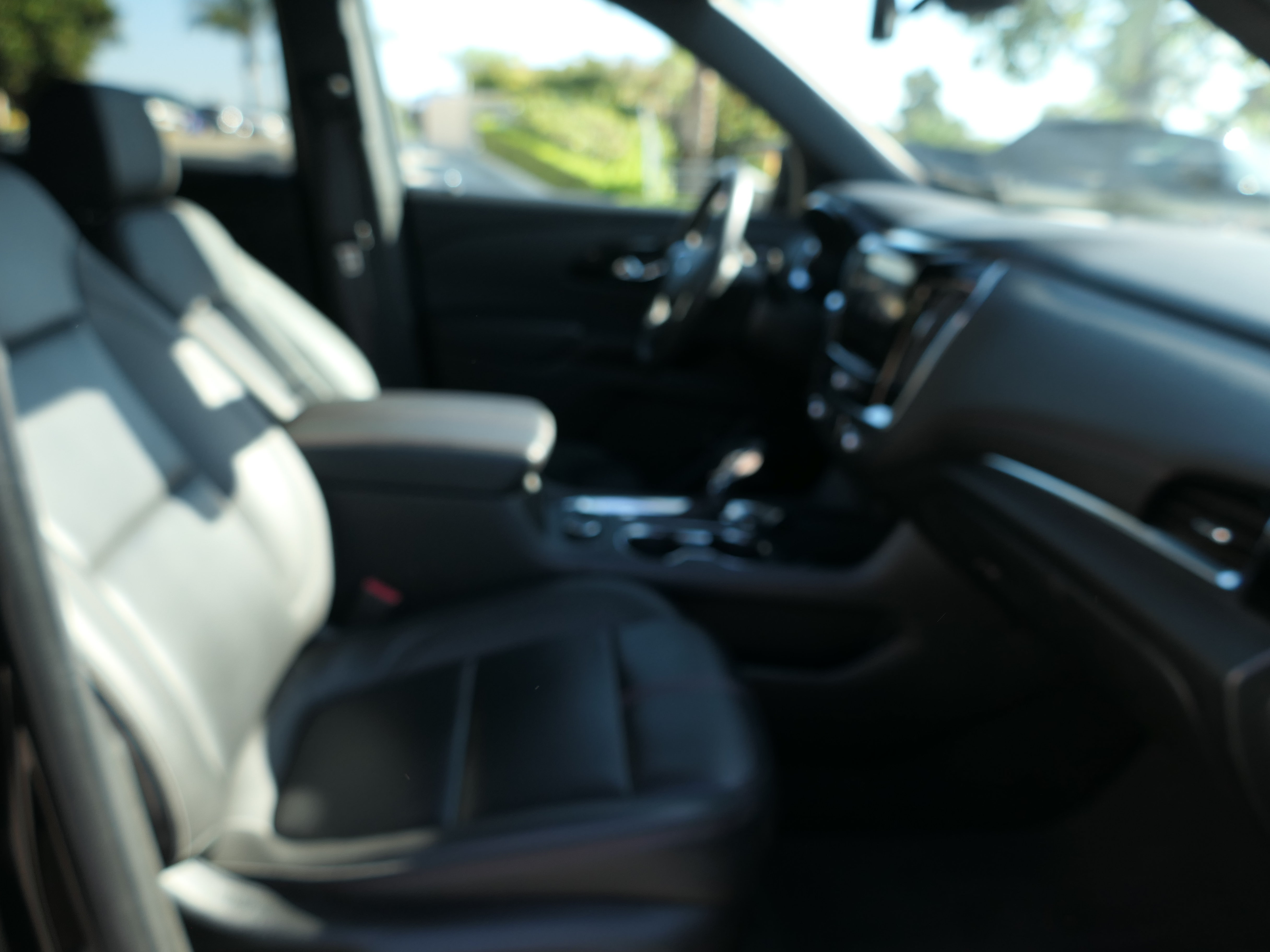 Used 2023 Chevrolet Traverse RS FWD image 28