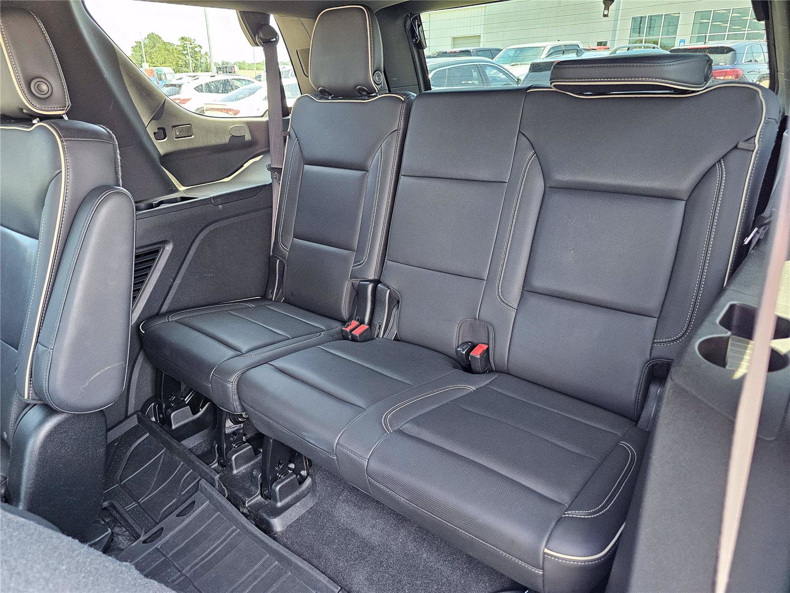 Used 2021 Chevrolet Tahoe Premier w/ Premium Package AWD/4WD image 36