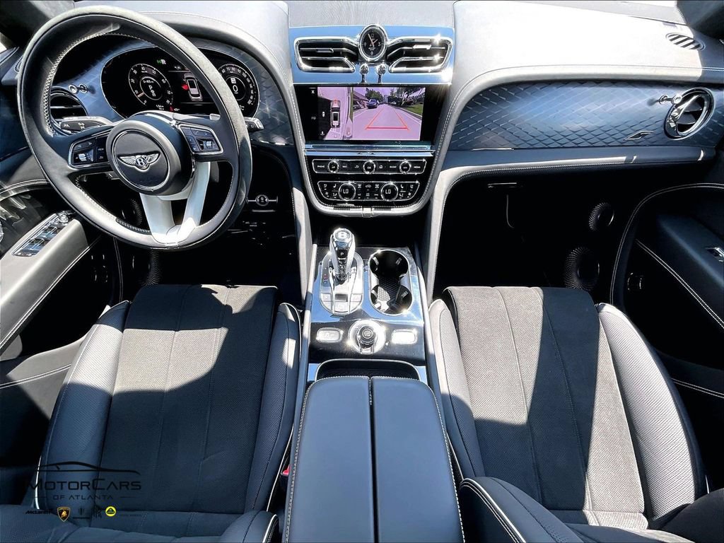 Used 2025 Bentley Bentayga AWD/4WD image 13