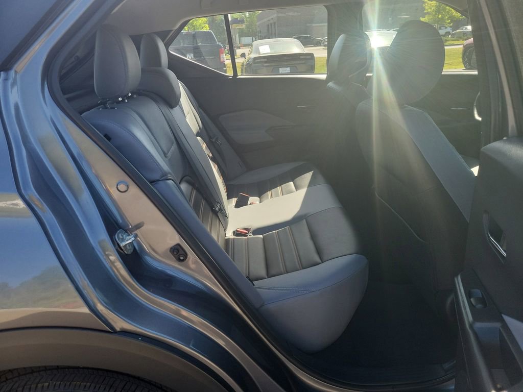 Used 2023 Nissan Kicks SR w/ SR Premium Package FWD image 34