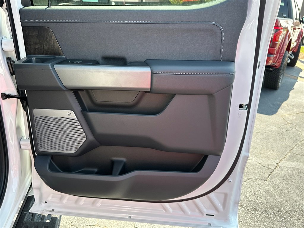 New 2025 Ford F350 4x4 Crew Cab Super Duty image 16