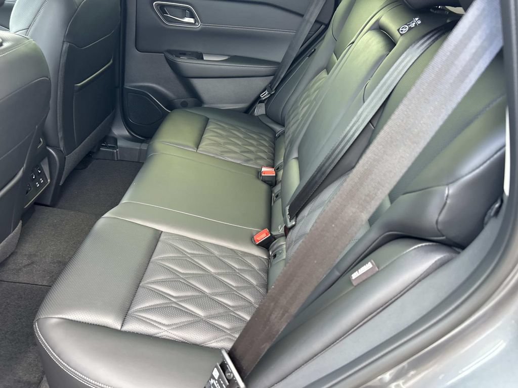 New 2026 Nissan Rogue Platinum w/ Platinum Premium Package AWD/4WD image 21
