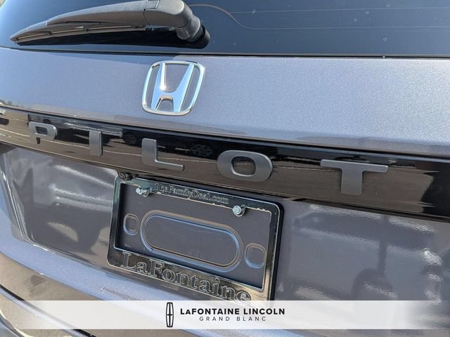 Used 2025 Honda Pilot Touring image 10
