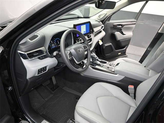 New 2026 Toyota Highlander Limited image 4