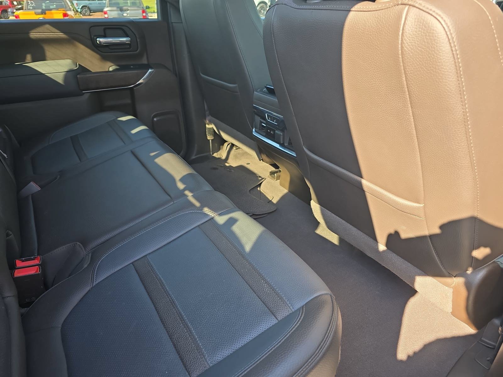 Used 2022 GMC Sierra 2500 Denali w/ Denali Ultimate Package AWD/4WD image 11