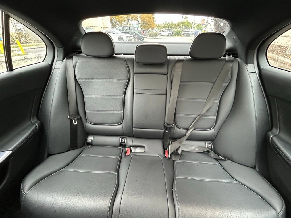 Used 2025 Mercedes-Benz C 300 4MATIC Sedan image 13