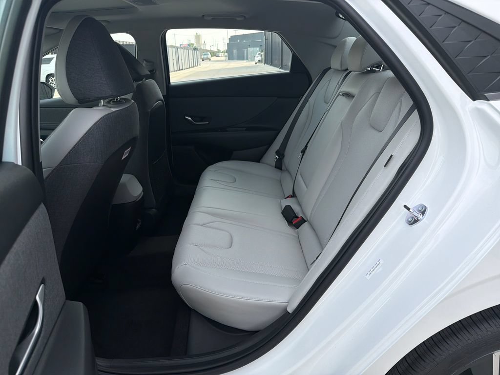 New 2026 Hyundai Elantra Limited FWD image 25