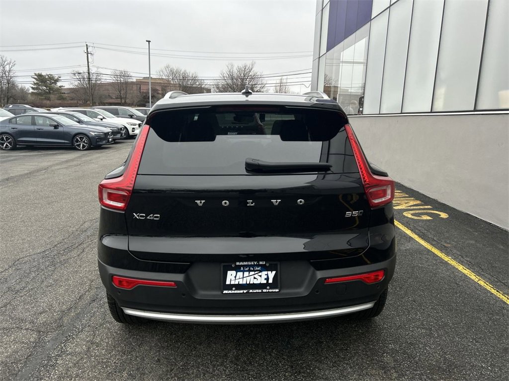 New 2025 Volvo XC40 B5 Ultra w/ Climate Package image 7