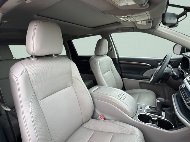 Used 2016 Toyota Highlander Limited image 22