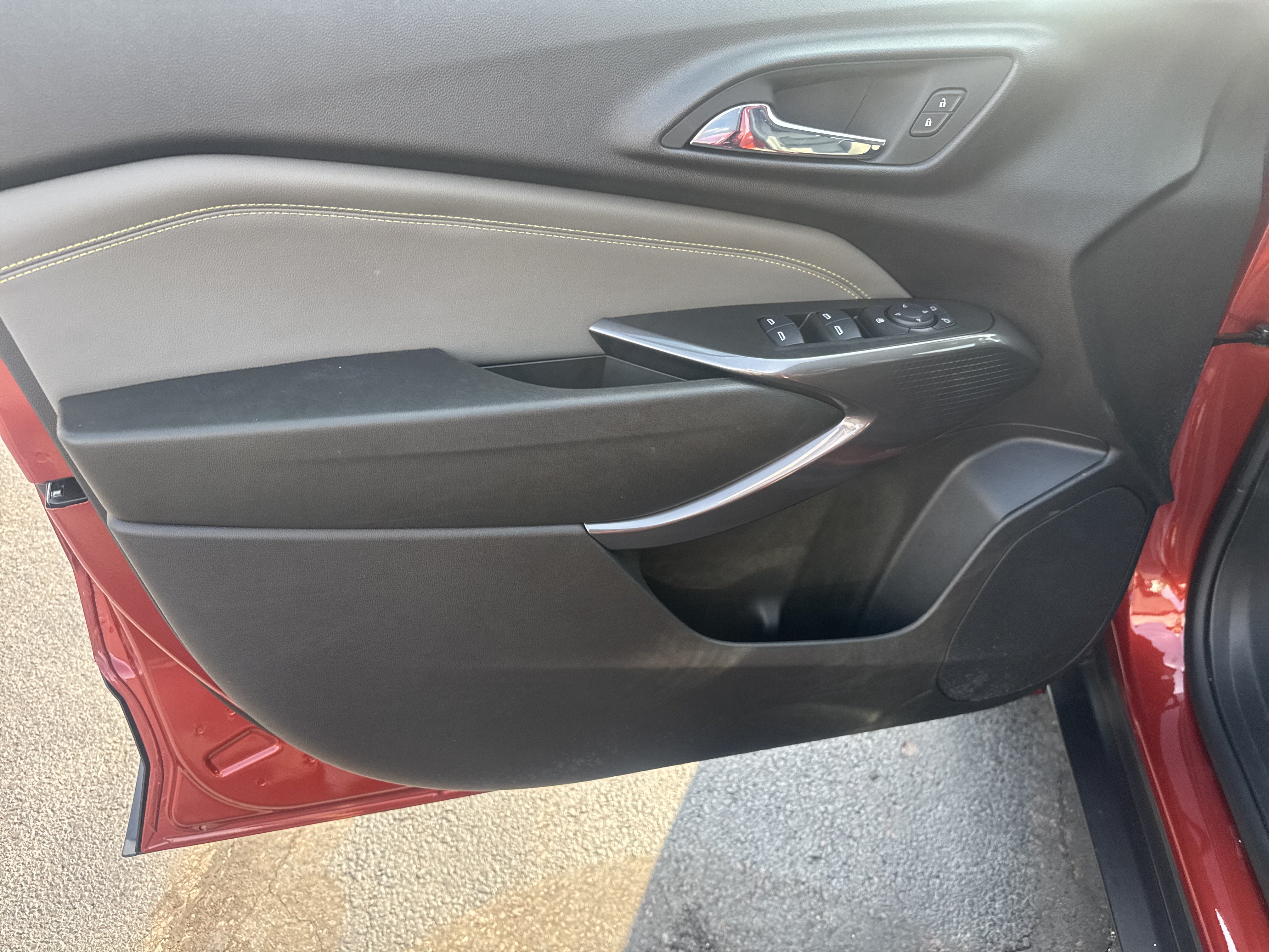 Used 2024 Chevrolet Trax ACTIV w/ Sunroof Package FWD image 15