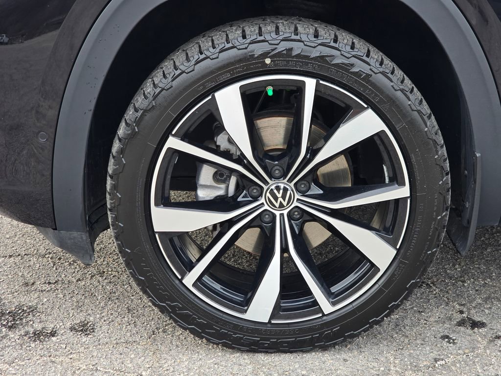 Used 2024 Volkswagen Atlas SEL Premium R-Line image 14