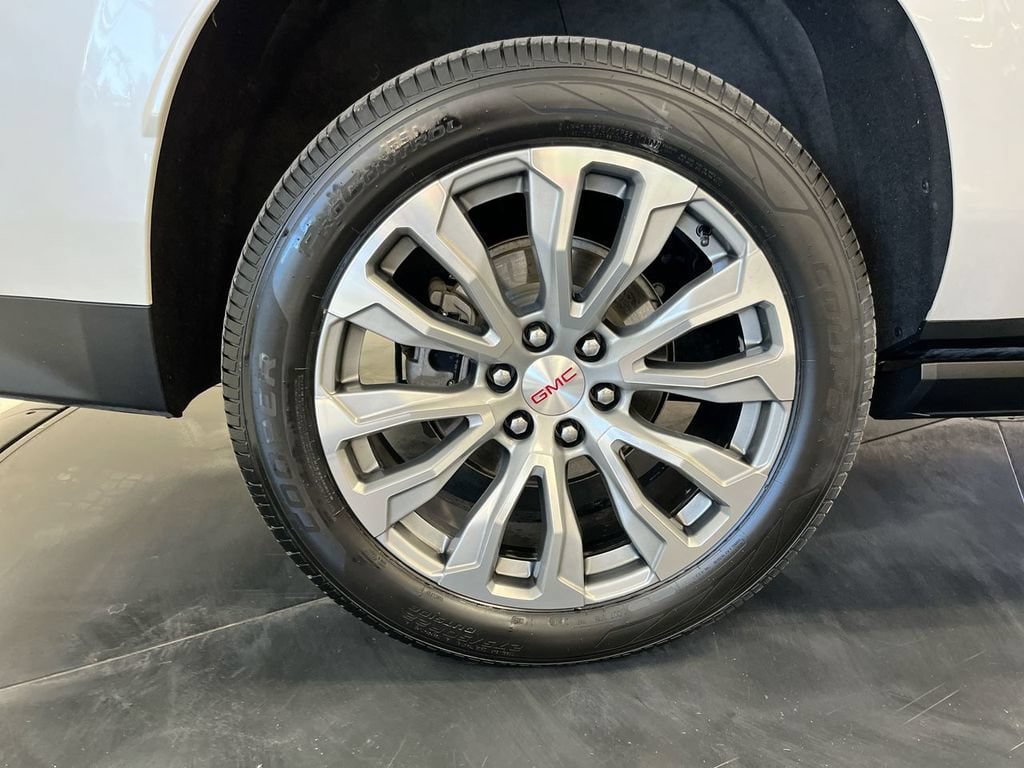 Used 2021 GMC Yukon XL Denali w/ Denali Ultimate Package AWD/4WD image 10