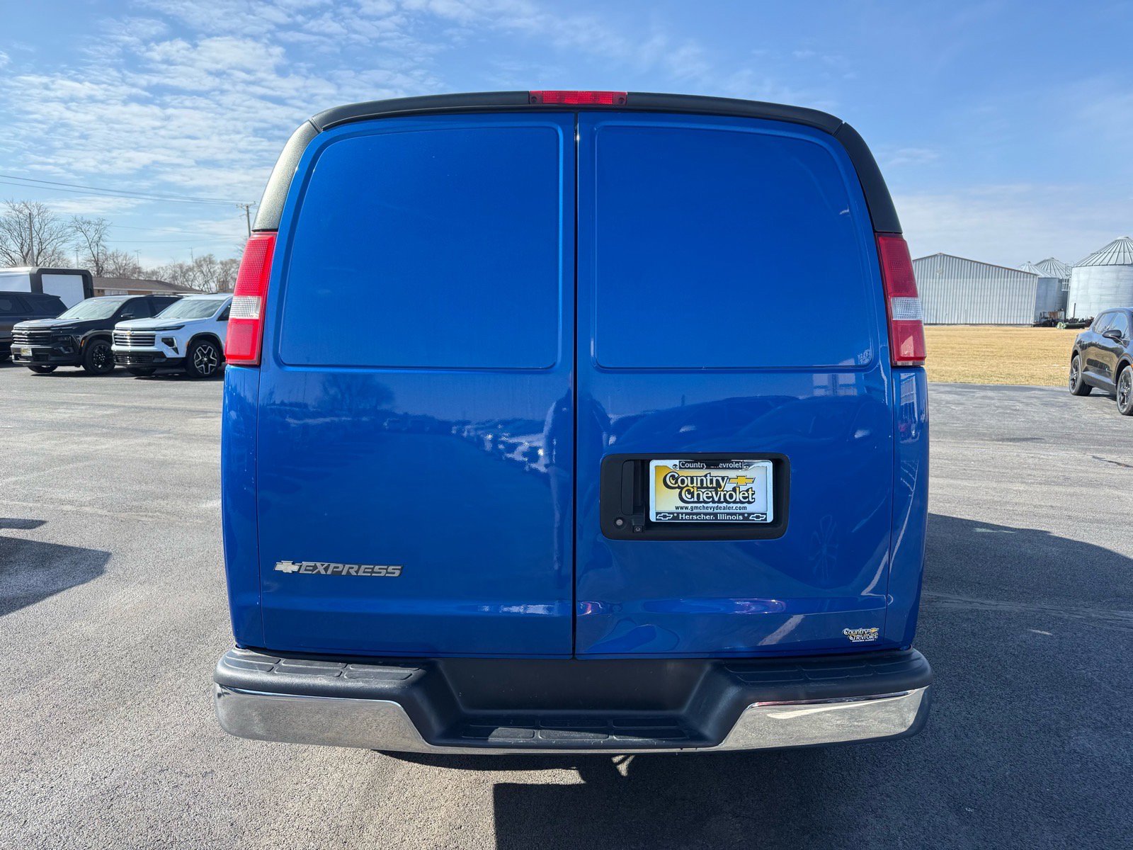 Used 2018 Chevrolet Express 2500 w/ Driver Convenience Package image 4
