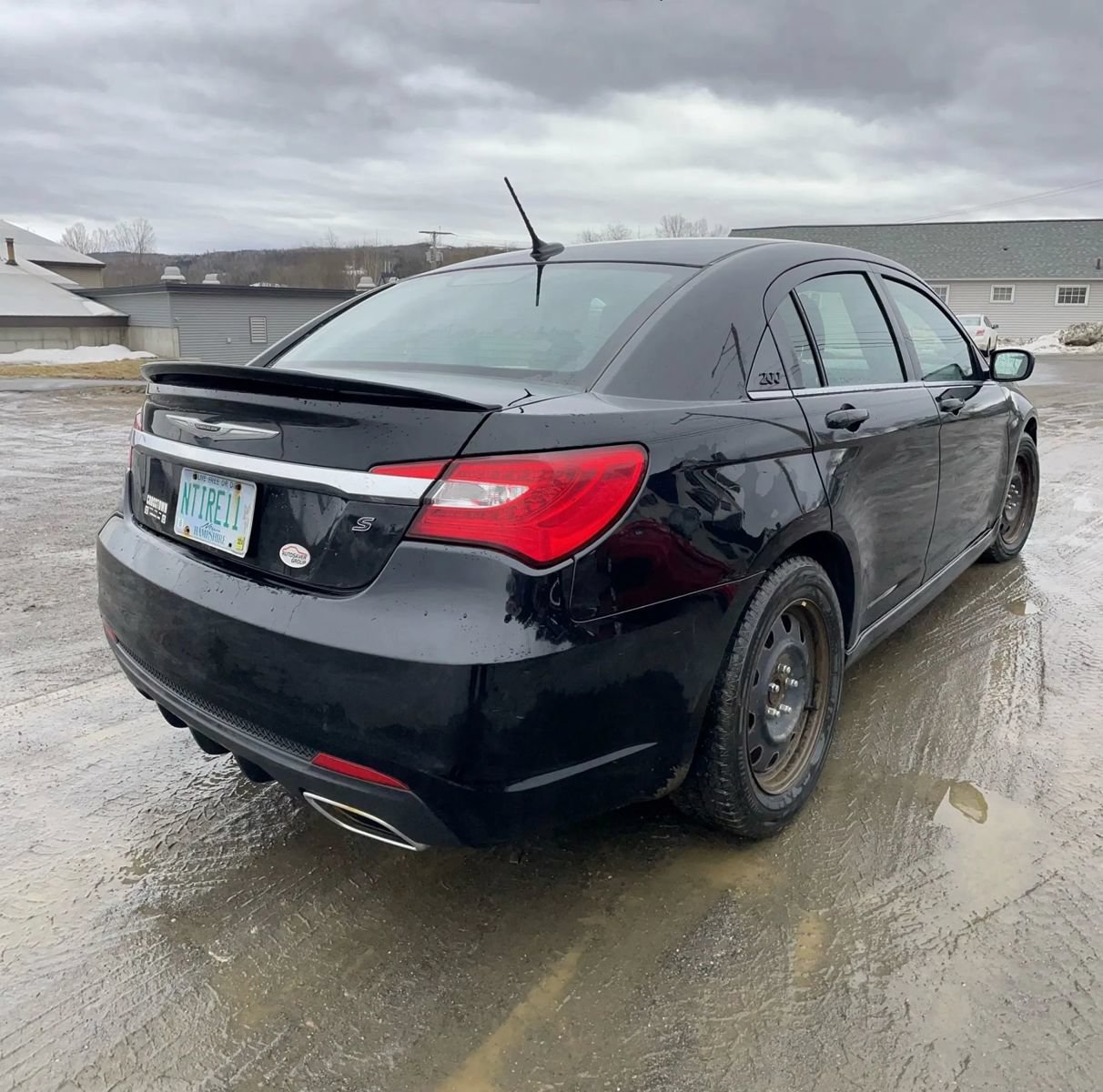 Used 2013 Chrysler 200 Limited w/ 2013.5MY 200S Special Edition FWD image 3