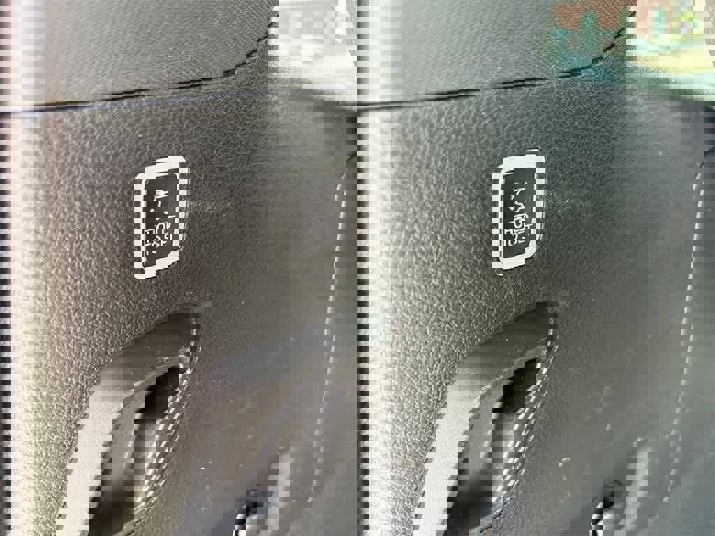 Used 2023 Jeep Wagoneer Series III w/ Preferred Equipment Group image 28