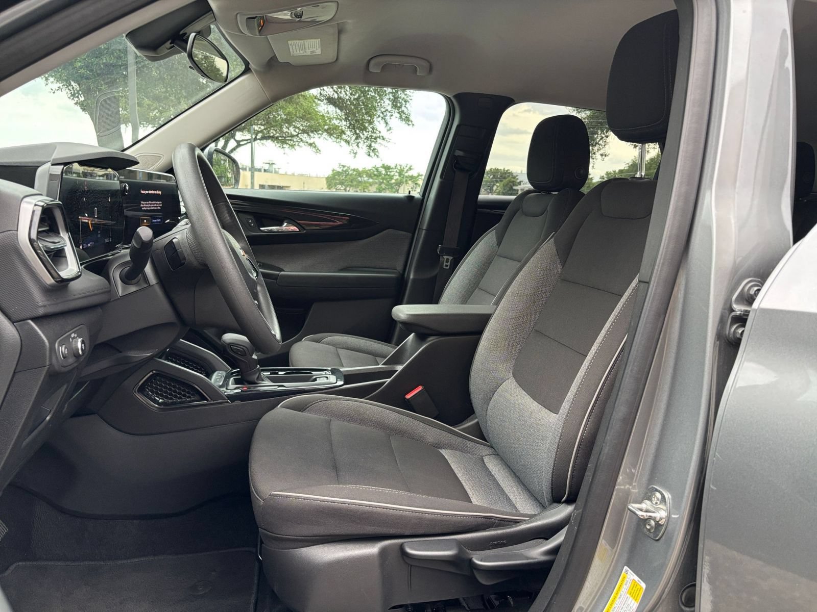 Used 2025 Chevrolet TrailBlazer LT w/ Driver Confidence Package AWD/4WD image 22