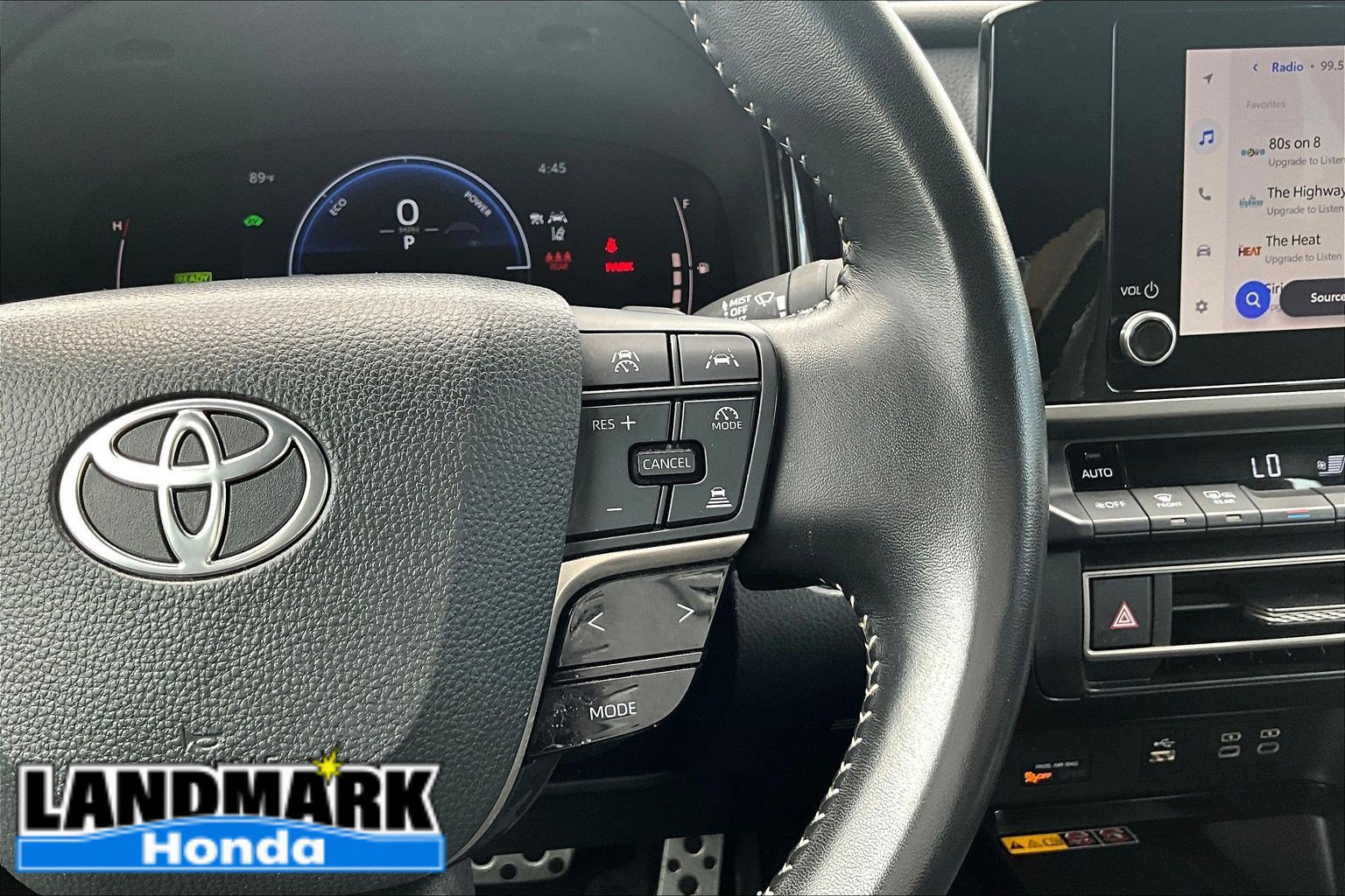 Used 2025 Toyota Camry SE FWD image 19