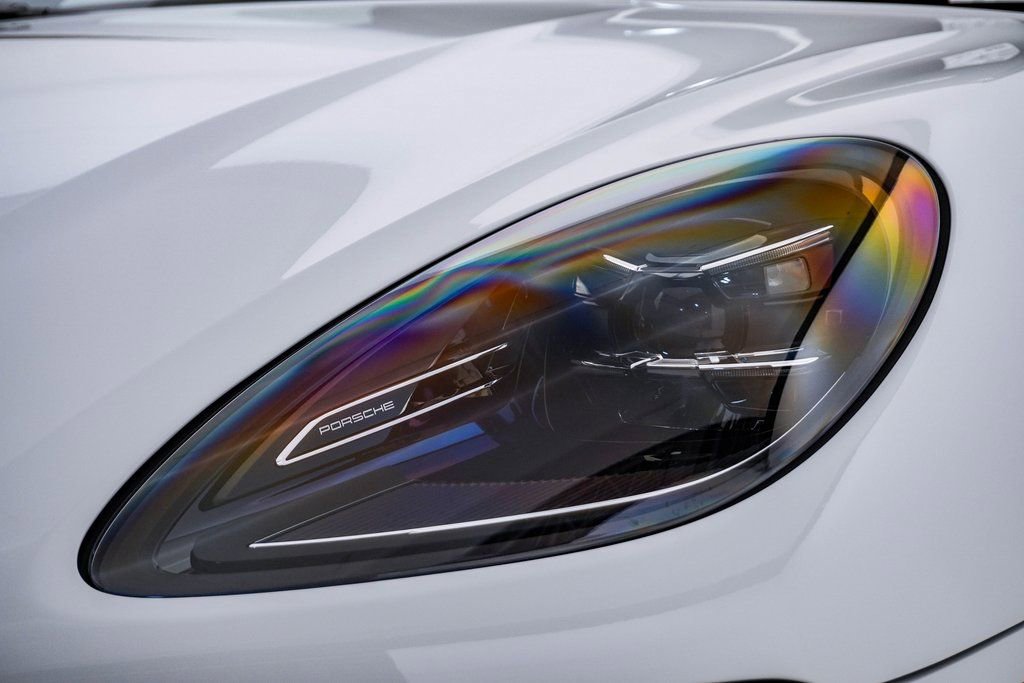 Certified 2025 Porsche Macan AWD/4WD image 7