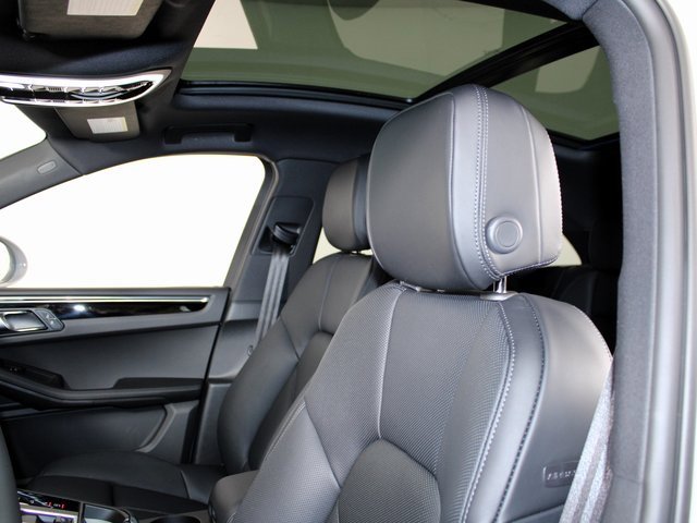 New 2025 Porsche Macan image 20