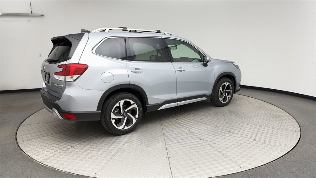 Used 2024 Subaru Forester Touring image 2
