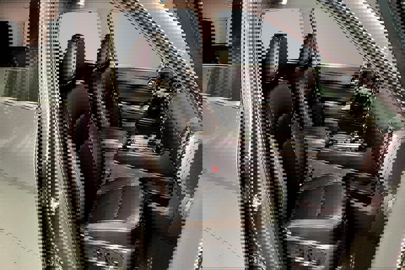 Used 2025 Nissan Pathfinder SL image 30