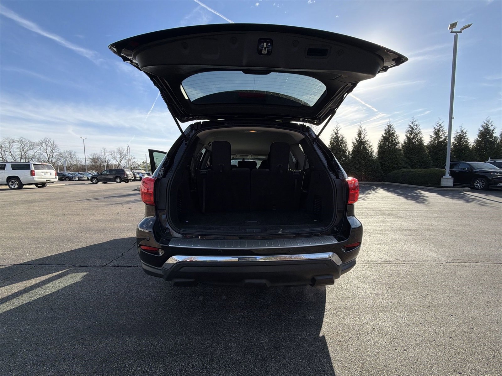 Used 2020 Nissan Pathfinder S image 24