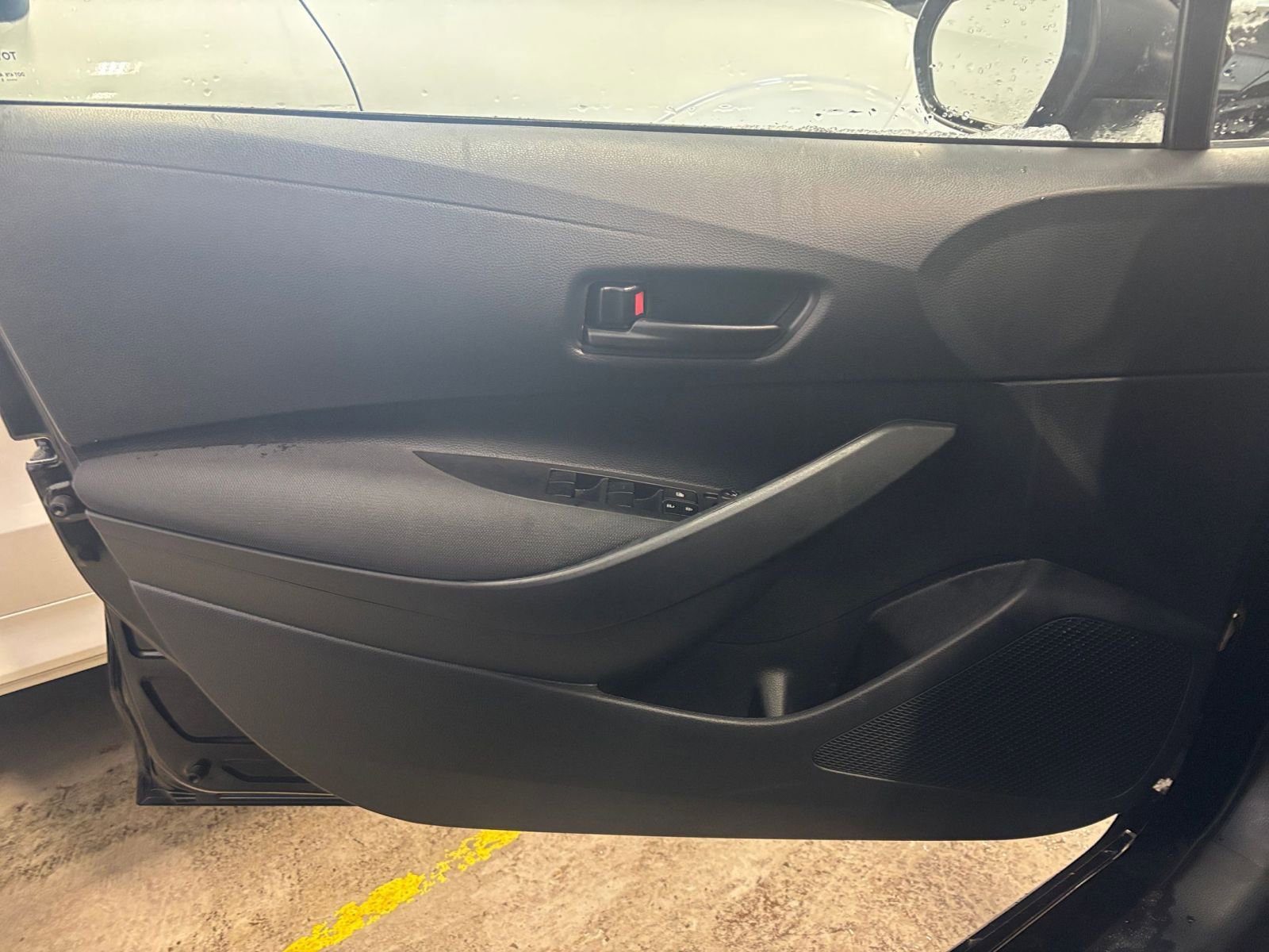 Used 2025 Toyota Corolla LE image 18