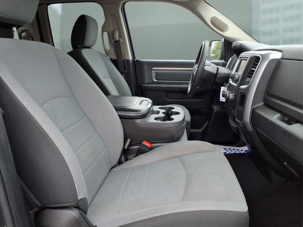 Used 2024 RAM 1500 Classic SLT AWD/4WD image 31