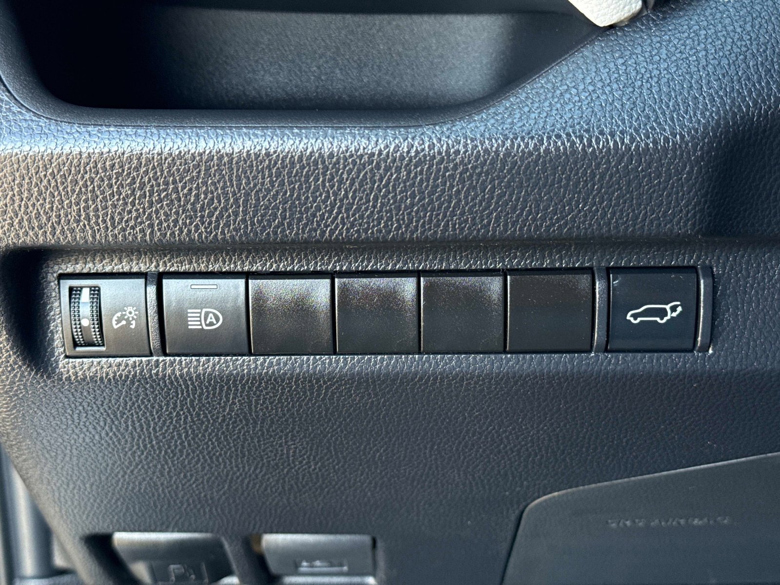 Used 2024 Toyota RAV4 XLE Premium image 32