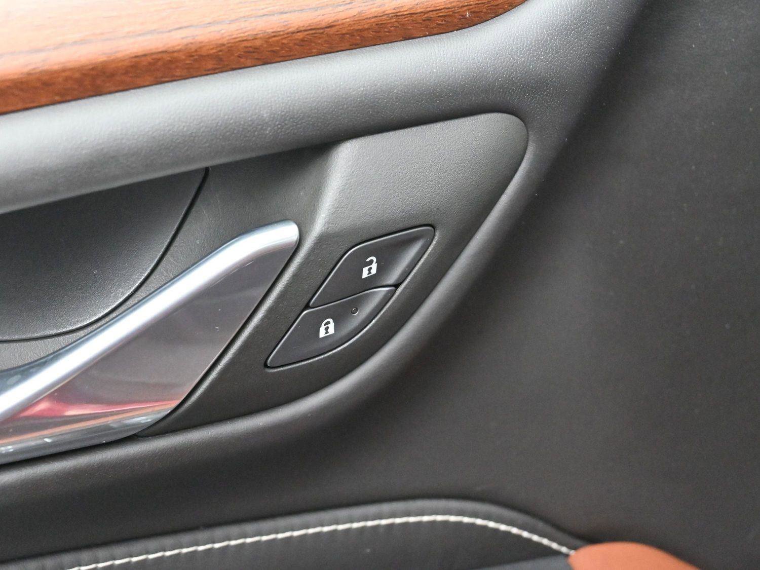 Used 2024 GMC Yukon Denali Ultimate image 10