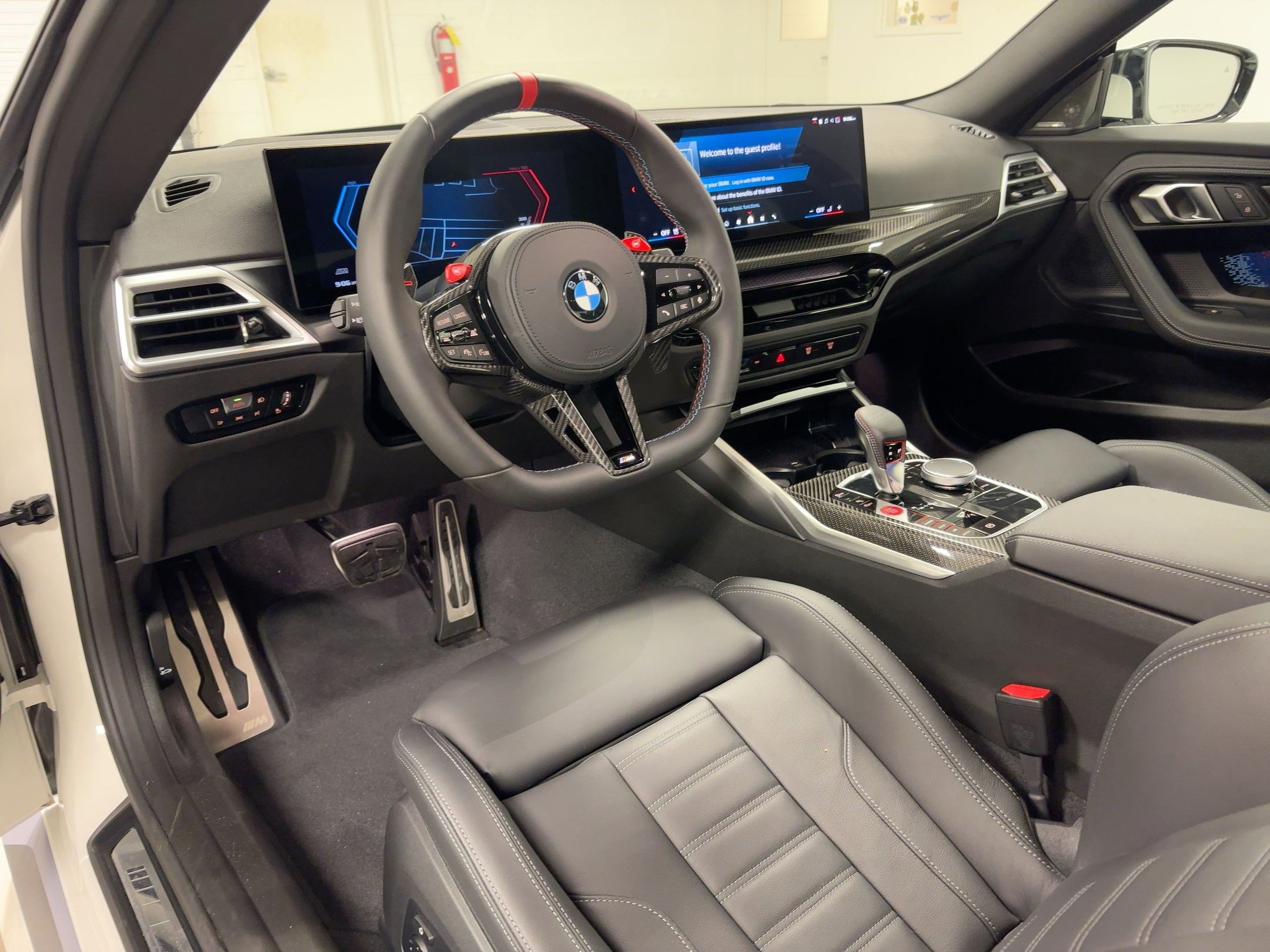 Used 2025 BMW M2 w/ Lighting Package image 4