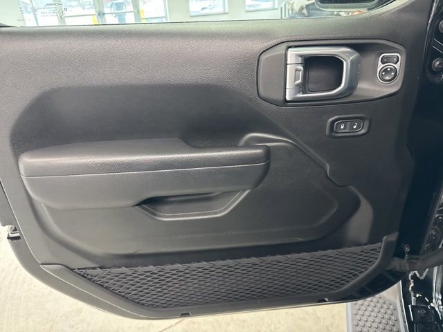 Used 2024 Jeep Wrangler Sport S image 17