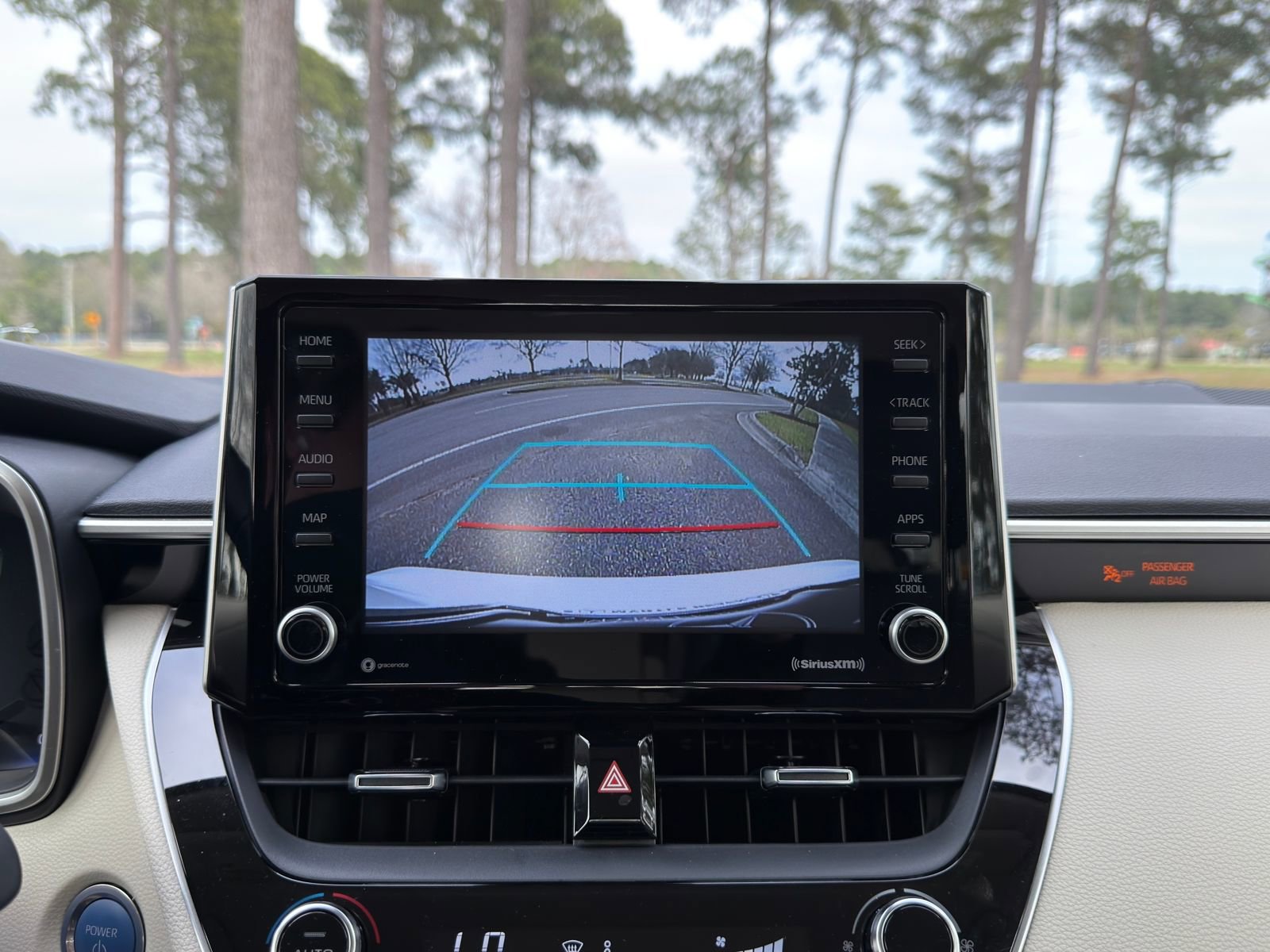 Used 2022 Toyota Corolla LE w/ Premium Interior Package image 4