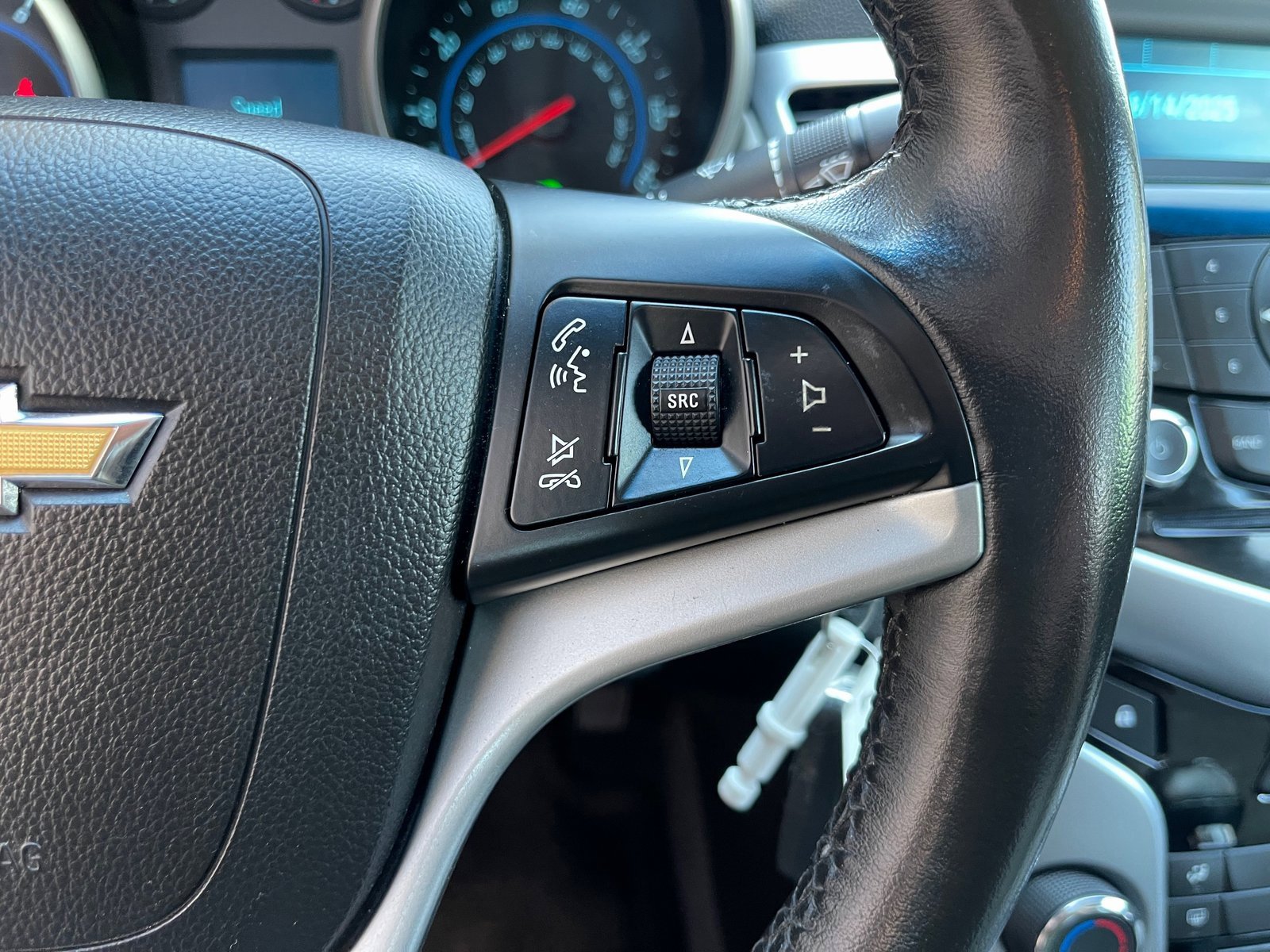 Used 2011 Chevrolet Cruze Eco image 29