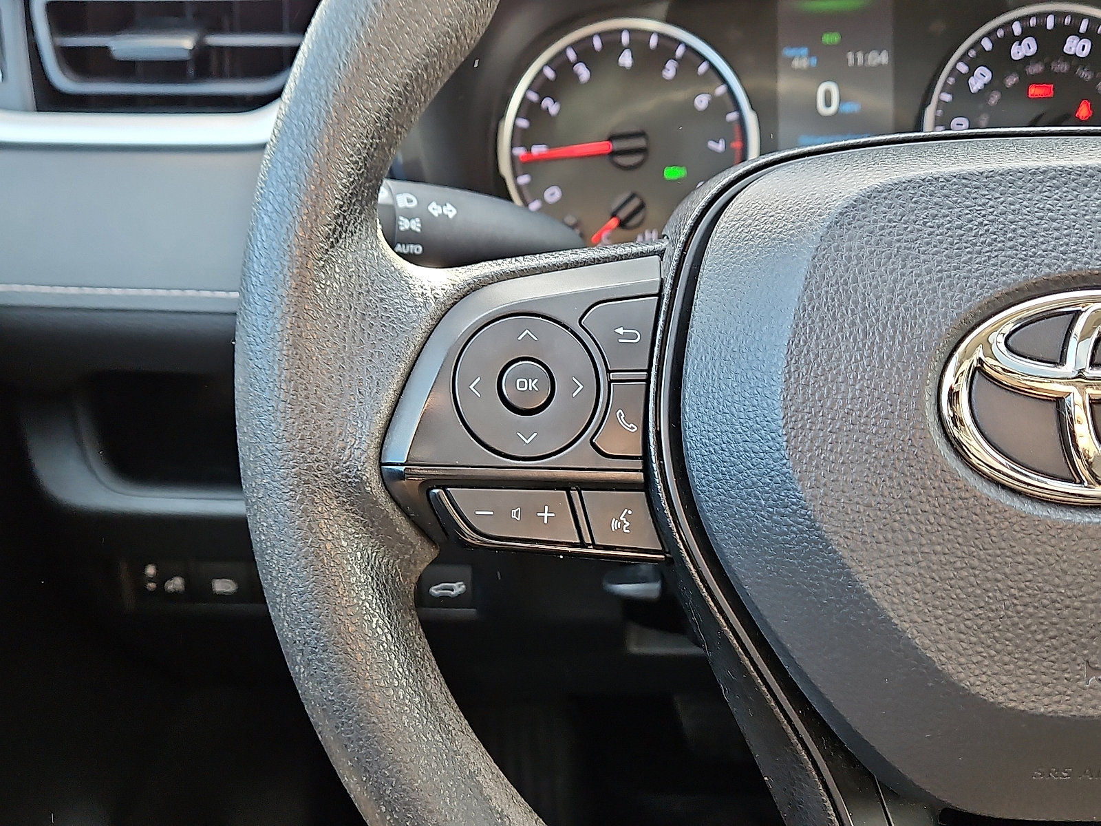 Used 2022 Toyota RAV4 XLE image 16