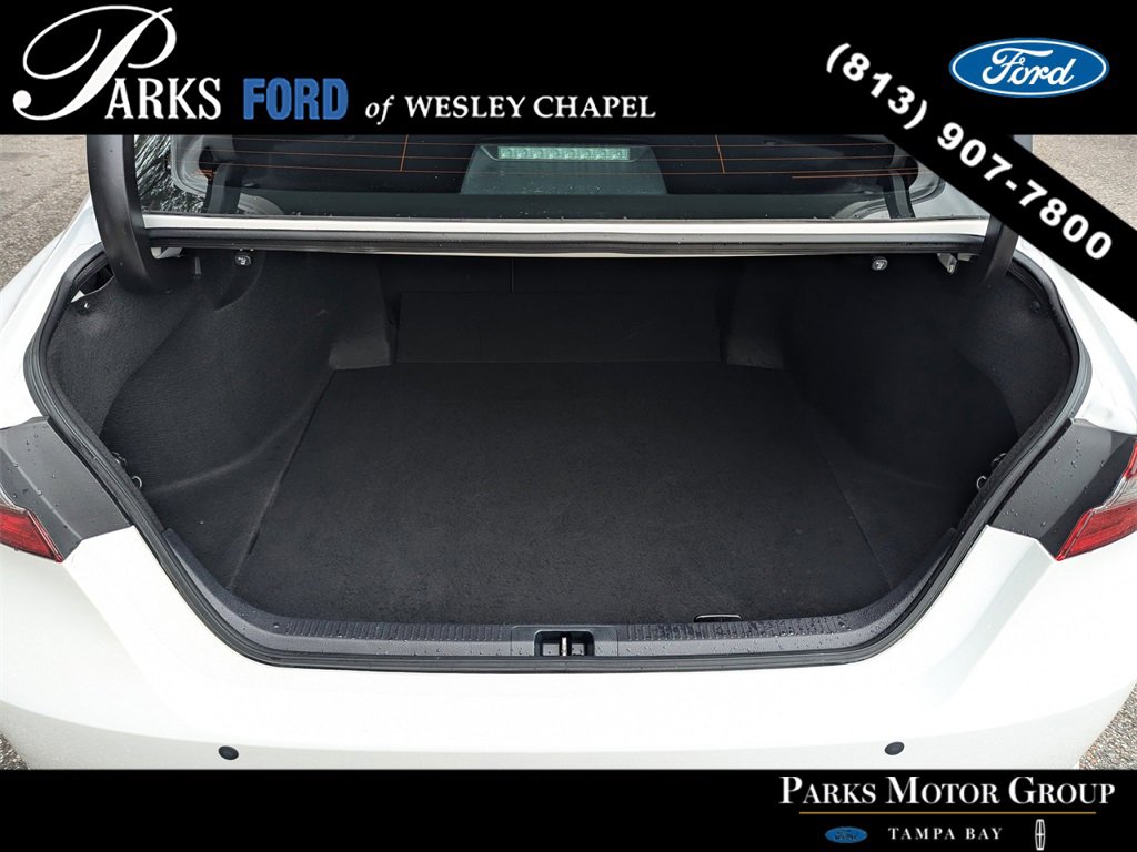 Used 2022 Toyota Camry SE image 9