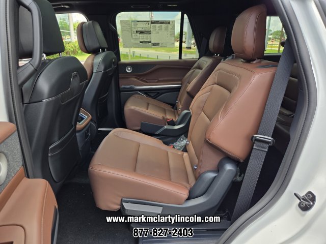 New 2026 Lincoln Navigator Reserve AWD/4WD image 10