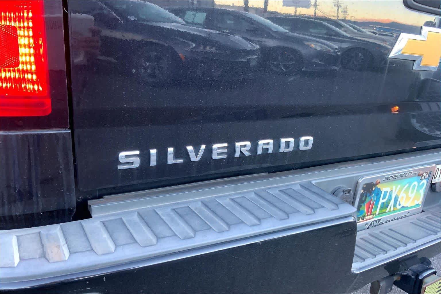 Used 2018 Chevrolet Silverado 1500 Custom w/ Custom Value Package RWD image 7