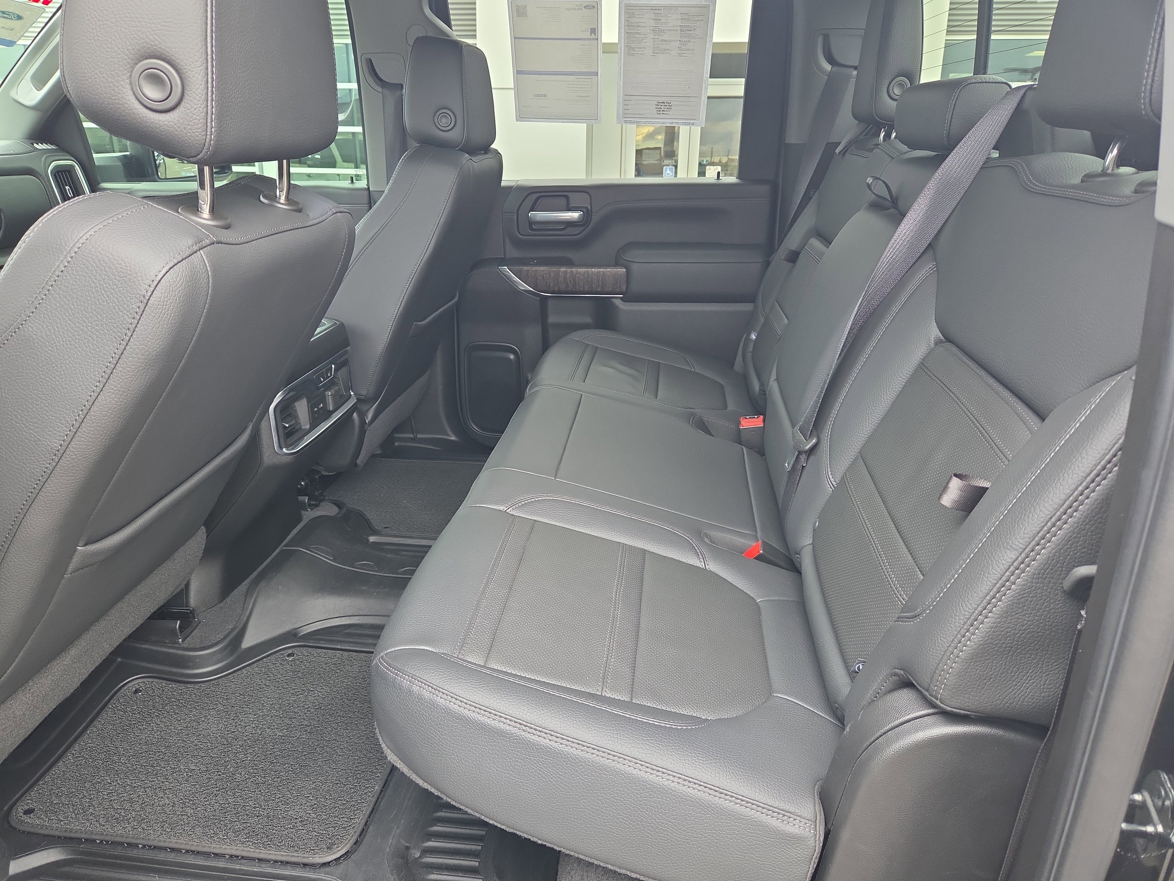 Used 2021 GMC Sierra 2500 Denali w/ Denali Black Diamond Edition image 13