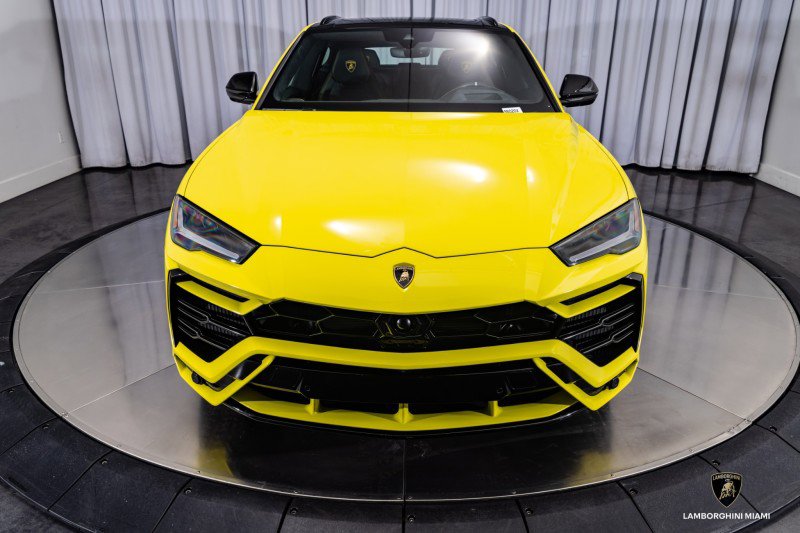 Used 2019 Lamborghini Urus image 3