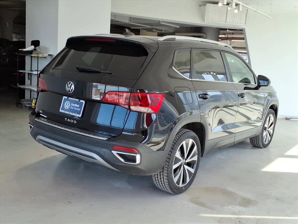 Certified 2022 Volkswagen Taos SE FWD image 4