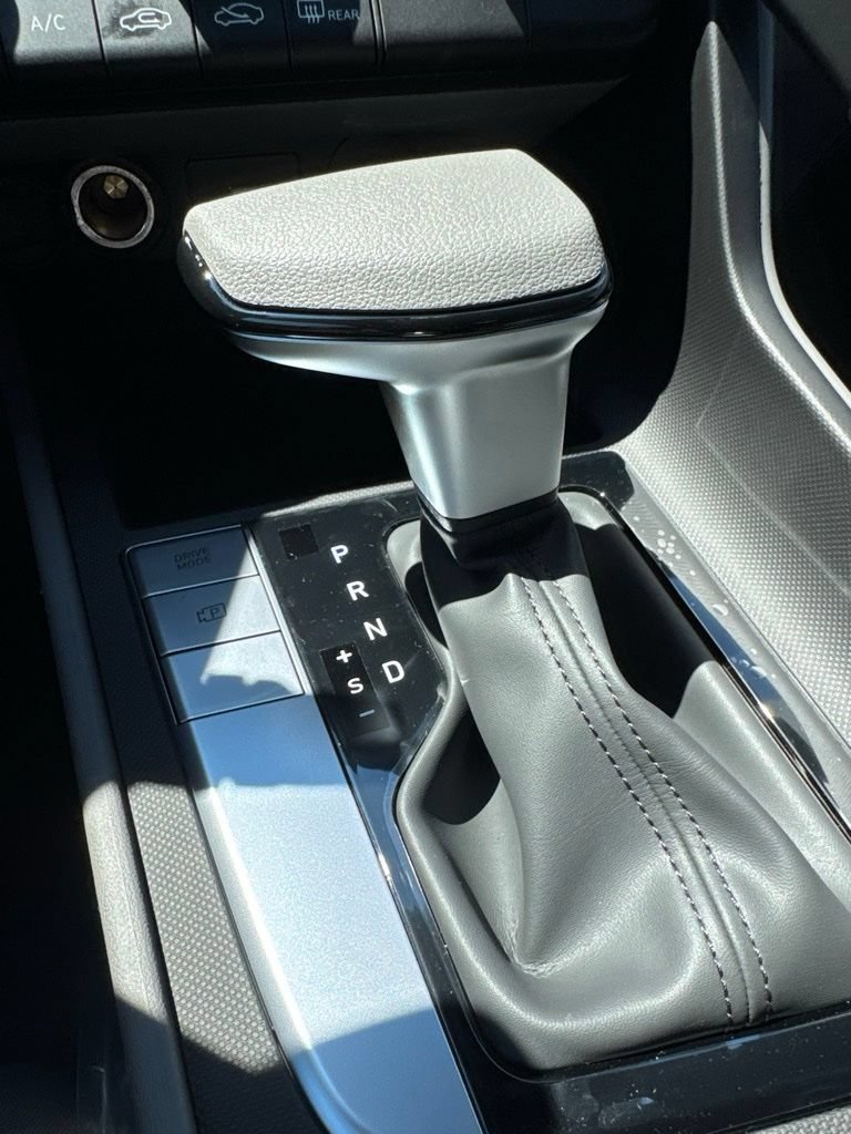 New 2026 Hyundai Elantra SE FWD image 12