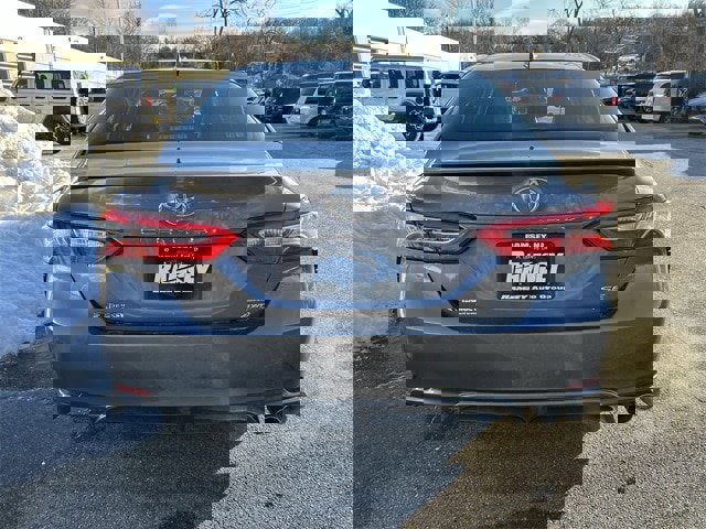 Used 2020 Toyota Camry SE image 7