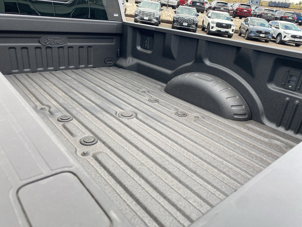 New 2025 Ford F350 4x4 Crew Cab Super Duty image 4