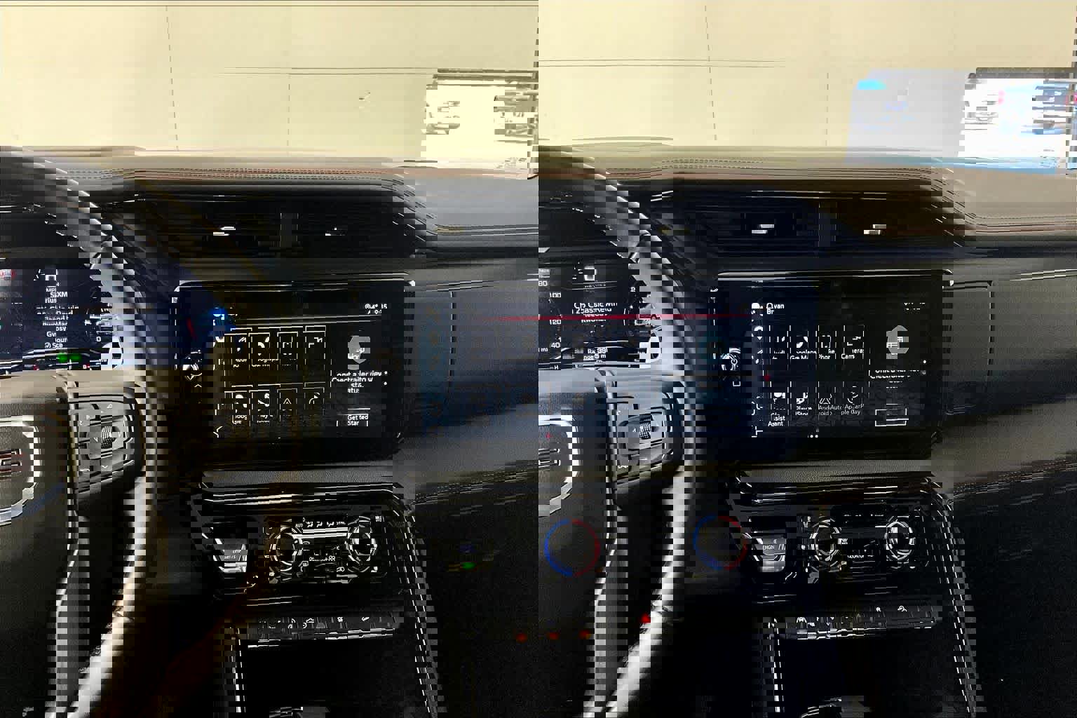 Used 2024 GMC Sierra 1500 AT4 w/ Technology Package image 7