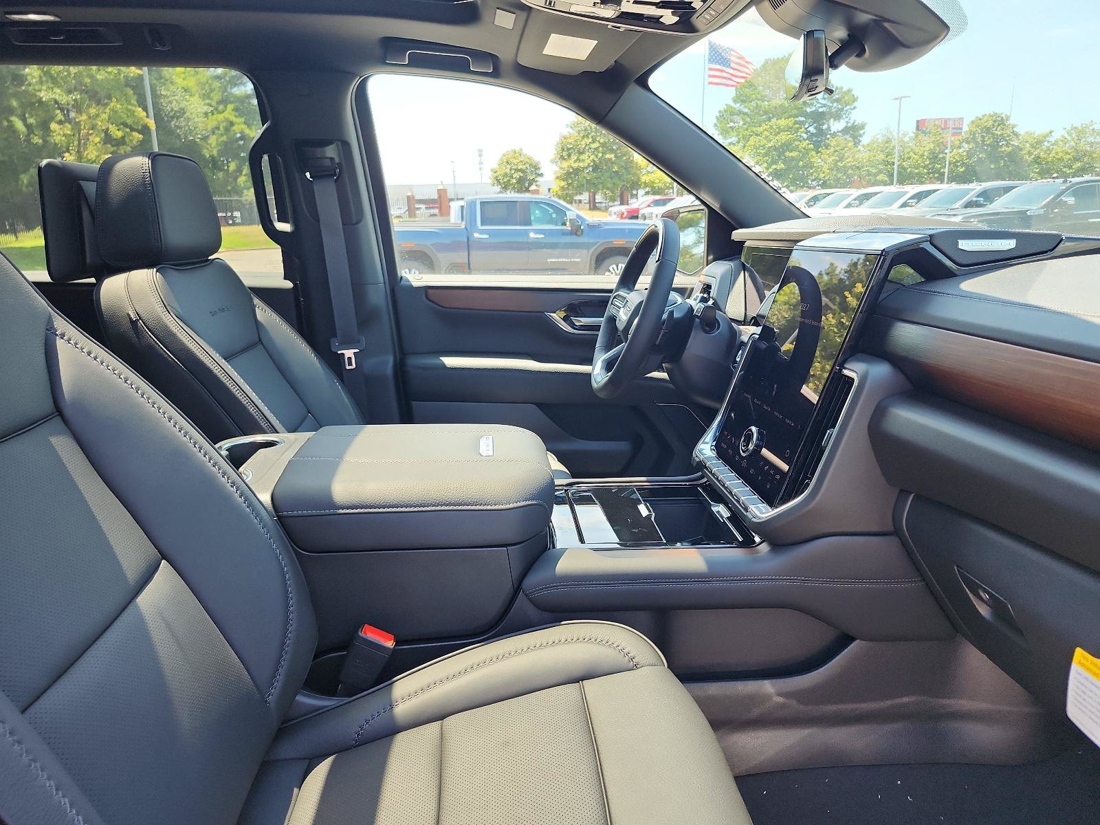 New 2026 GMC Yukon XL Denali w/ Denali Reserve Package AWD/4WD image 6