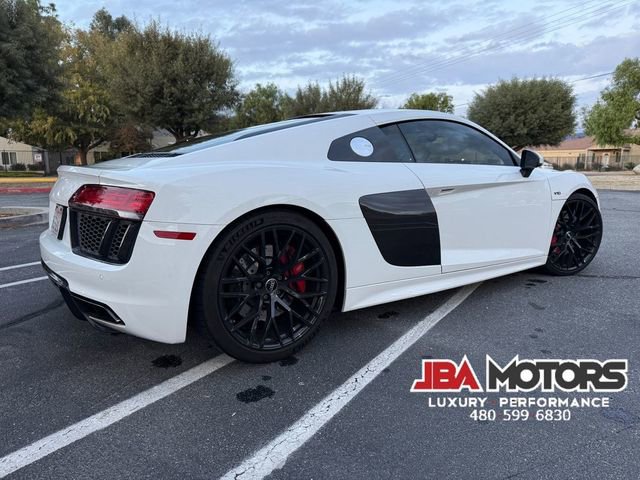 Used 2018 Audi R8 V10 w/ Carbon Exterior Package image 30