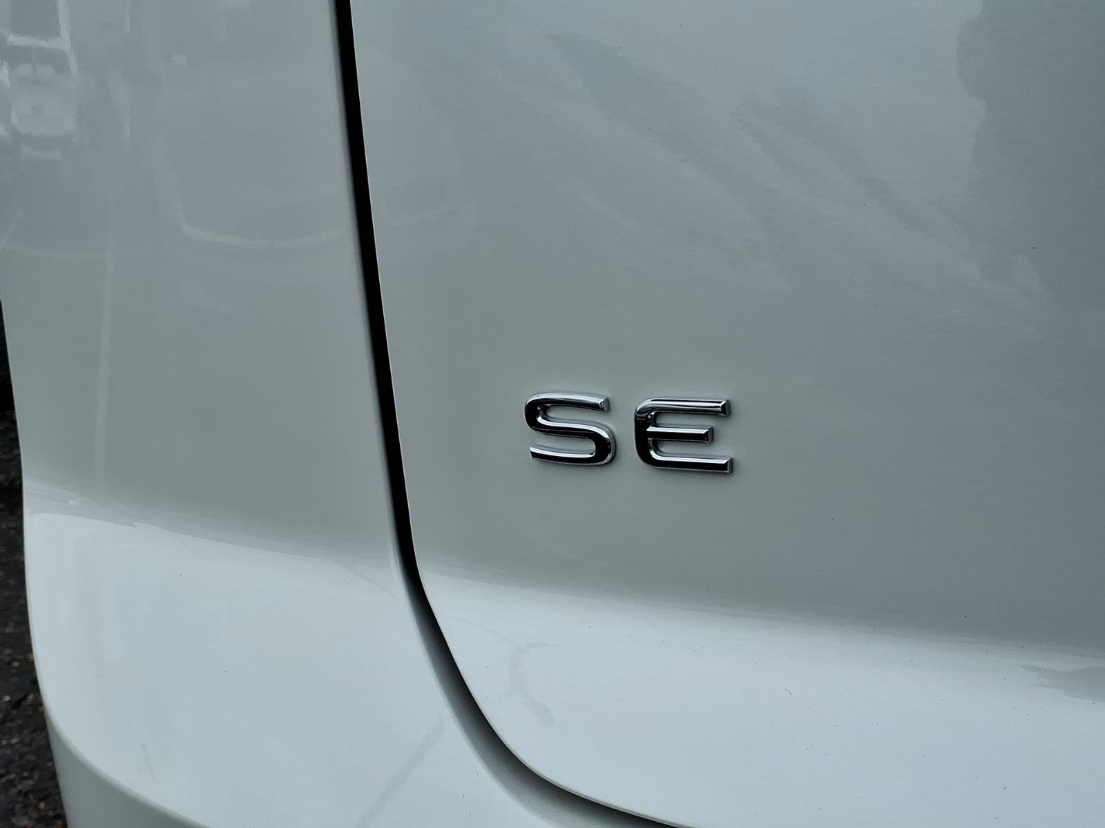 New 2026 Volkswagen Atlas Cross Sport SE image 9