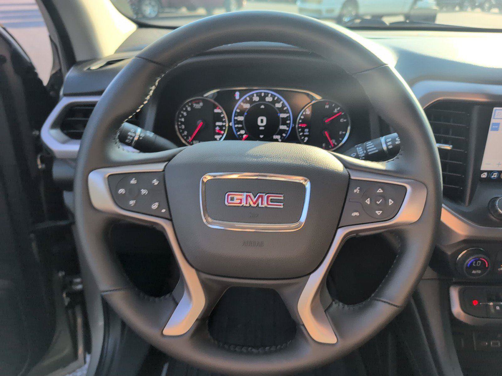 Used 2022 GMC Acadia AT4 w/ Technology Package AWD/4WD image 29