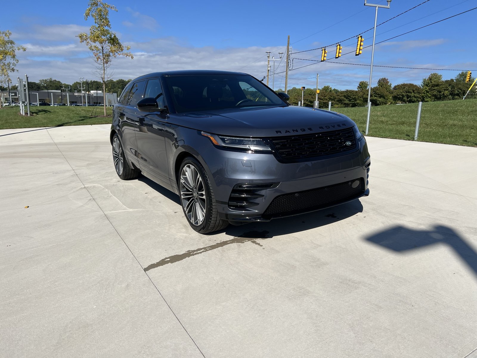 Used 2024 Land Rover Range Rover Velar Dynamic SE AWD/4WD image 1